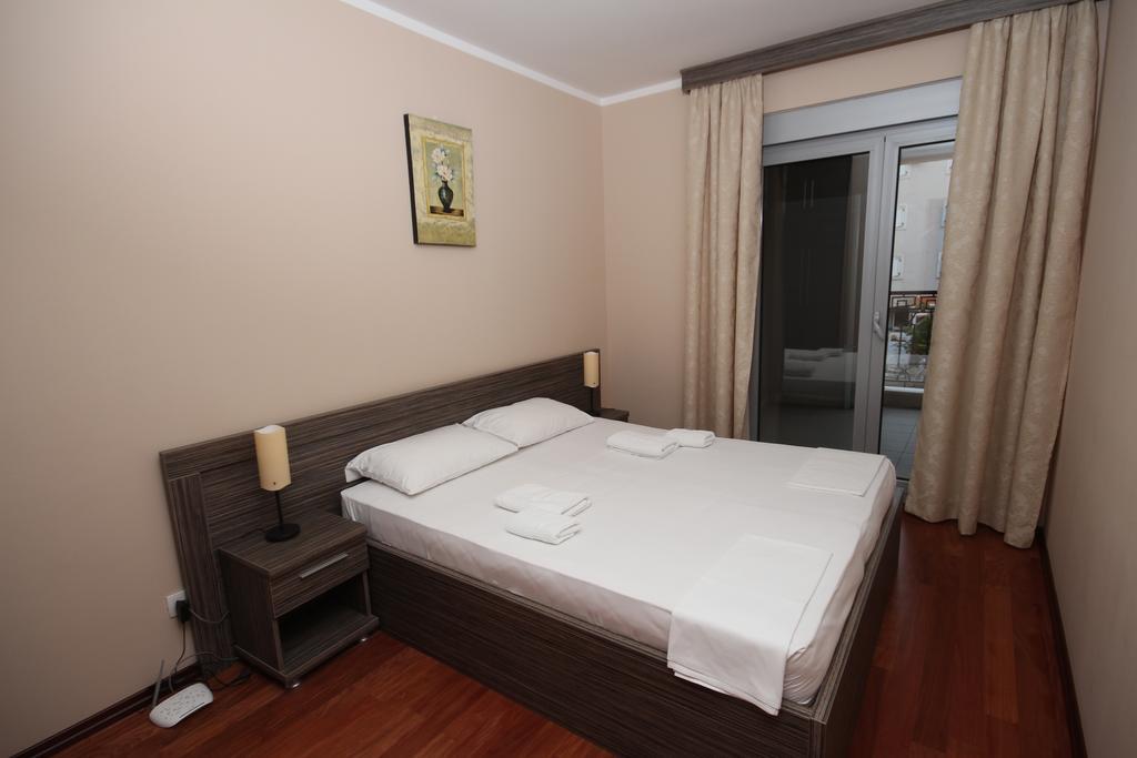 Apartments Oaza 2 Petrovac na moru Exterior foto